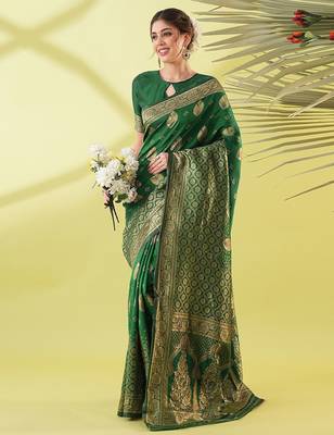 Green pure silk woven zari work saree with blouse 3