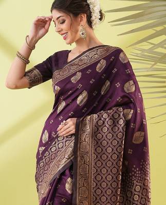 Magenta pure silk woven zari work saree with blouse 2