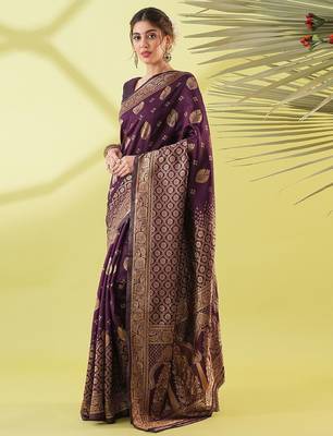 Magenta pure silk woven zari work saree with blouse 3