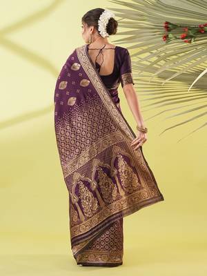 Magenta pure silk woven zari work saree with blouse 4
