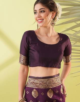 Magenta pure silk woven zari work saree with blouse 5