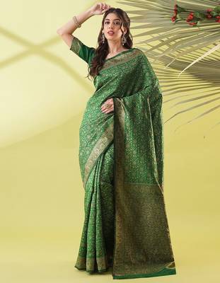 Green pure silk woven zari work saree with blouse 1