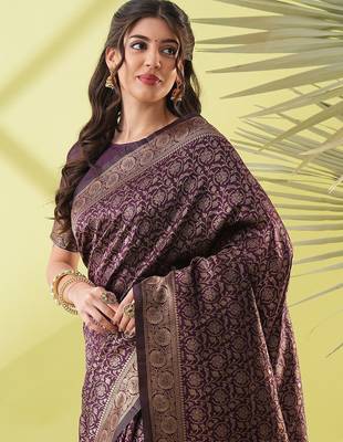 Magenta pure silk woven zari work saree with blouse 2