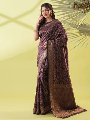 Magenta pure silk woven zari work saree with blouse 3