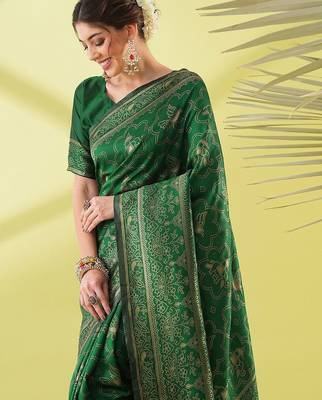 Green pure silk woven zari work saree with blouse 3