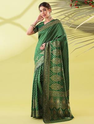 Green pure silk woven zari work saree with blouse 3
