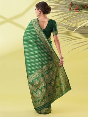 Green pure silk woven zari work saree with blouse 4