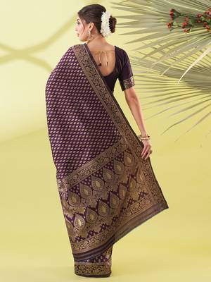 Magenta pure silk woven zari work saree with blouse 4