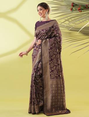 Magenta pure silk woven zari work saree with blouse 3