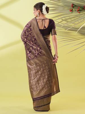 Magenta pure silk woven zari work saree with blouse 4
