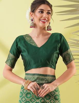 Green pure silk woven zari work saree with blouse 5