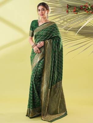 Green pure silk woven zari work saree with blouse 3