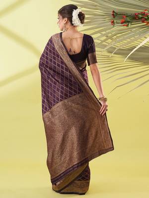 Magenta pure silk woven zari work saree with blouse 4