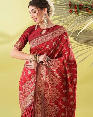Maroon pure silk woven zari work saree with blouse 2