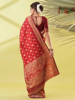 Maroon pure silk woven zari work saree with blouse 4
