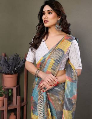Grey georgette printed zari work saree with blouse 2