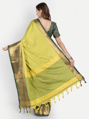 Yellow jacquard woven zari work saree with blouse 2