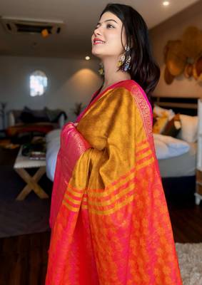 Gold blended cotton woven zari work saree with blouse 5
