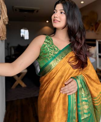 Gold blended cotton woven zari work saree with blouse 2