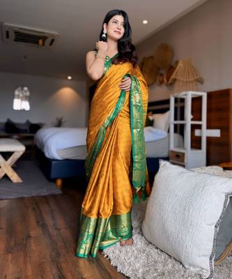 Gold blended cotton woven zari work saree with blouse 3
