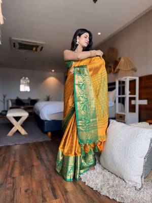Gold blended cotton woven zari work saree with blouse 5