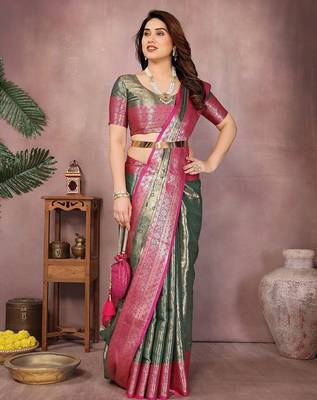 Dark green silk blend woven zari work saree with blouse 2
