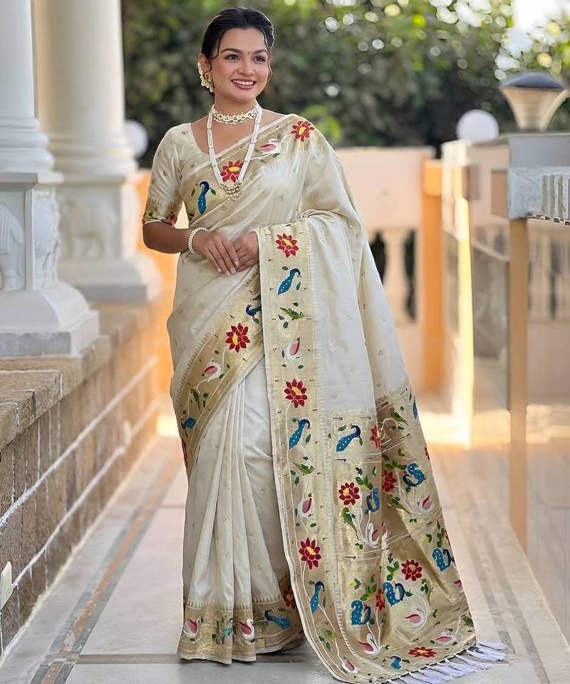 White Color zari weawing Work Silk Saree