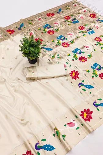 White Color zari weawing Work Silk Saree