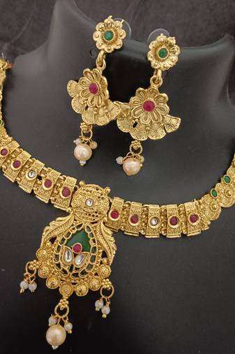 Pink green stones rajwadi heritage square drop jewellery set