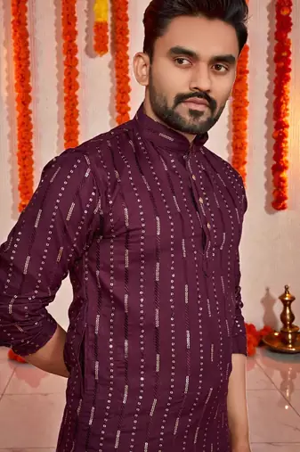Purple embroidery men's cotton blend kurta 