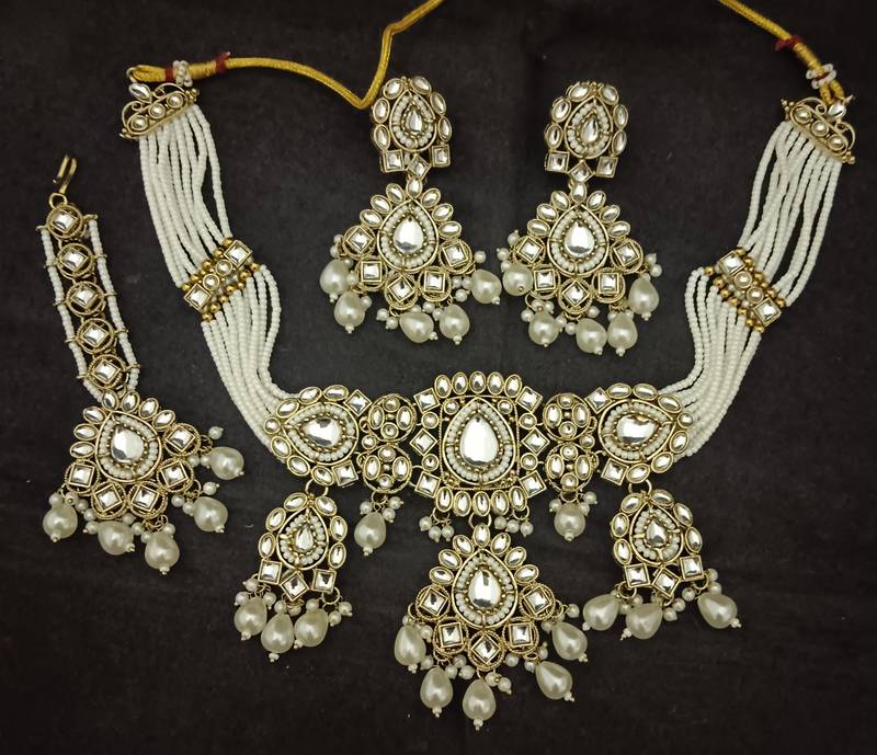 White moissanite stones pearls bandhai exclusive jewellery set