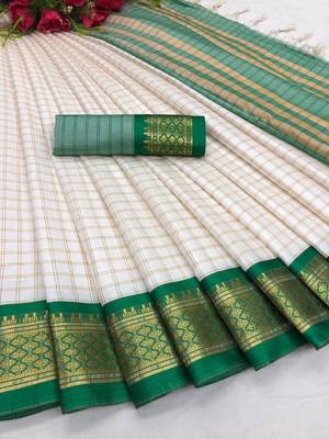 White green pure silk  zari work saree with blouse 3