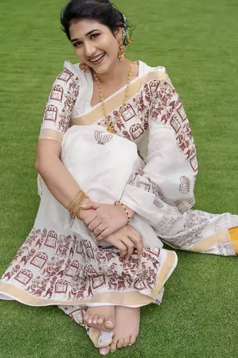 white printed soft linen cotton  saree with blouse