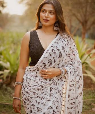 white printed soft linen cotton  saree with blouse 2