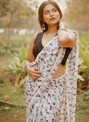 white printed soft linen cotton  saree with blouse 3