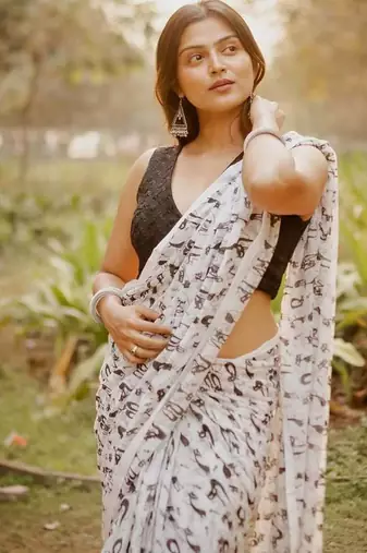 white printed soft linen cotton  saree with blouse