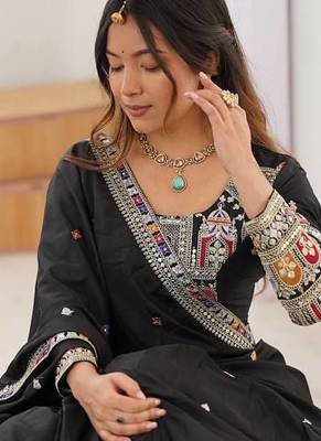 Black crepe silk blend lehenga choli for women 2