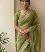 Green lace border sofi silk bollywood saree with blouse