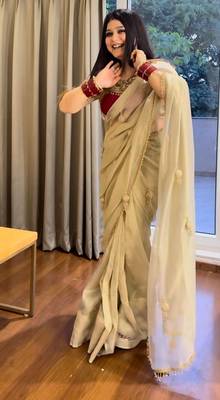 Off white hand made lace with latkan rangoli silk bollywood saree with blouse 2