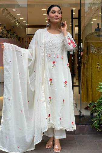 Women   s white chanderi silk embroidered kurta set with pant & embroidered dupatta
