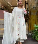 Women   s white chanderi silk embroidered kurta set with pant & embroidered dupatta