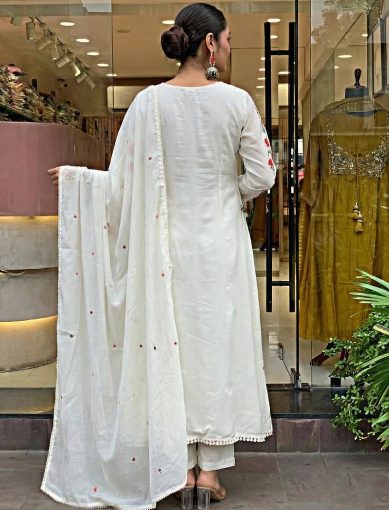 Women   s white chanderi silk embroidered kurta set with pant & embroidered dupatta