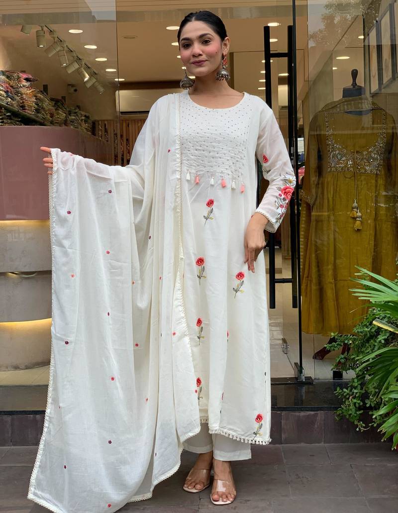 Women   s white chanderi silk embroidered kurta set with pant & embroidered dupatta