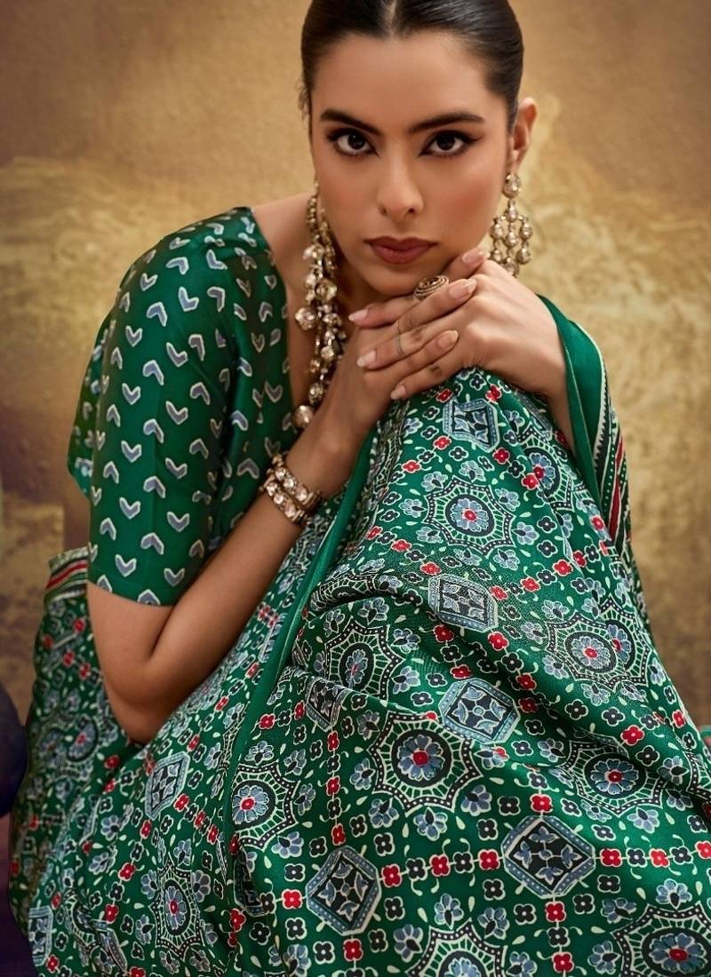 Elegant modal satin print saree with blouse 