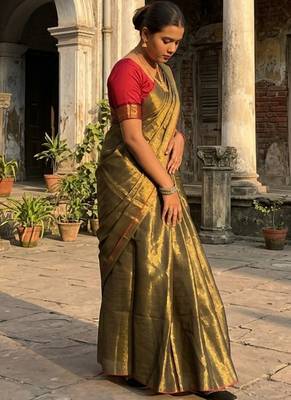  sunehri kiran gold handloom tissue saree 3