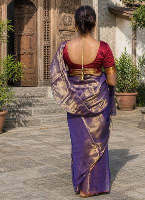  sunehri rush gold & pink handloom tissue saree 3
