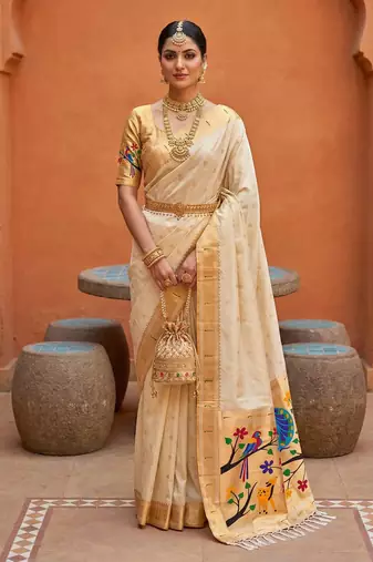 White Color zari weawing Work Silk Saree
