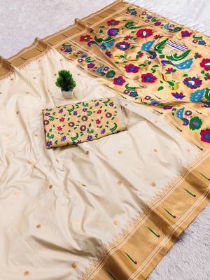White Color zari weawing work Silk Saree 3