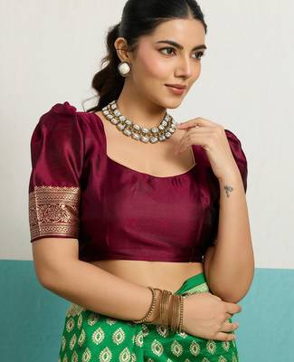 Green banarasi silk blend zari woven saree with unstitched blouse piece 4