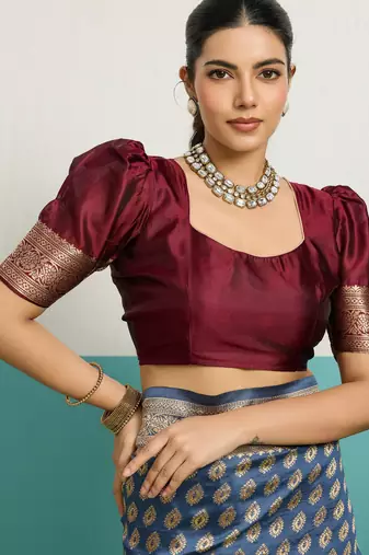 Grey banarasi silk blend zari woven saree with unstitched blouse piece